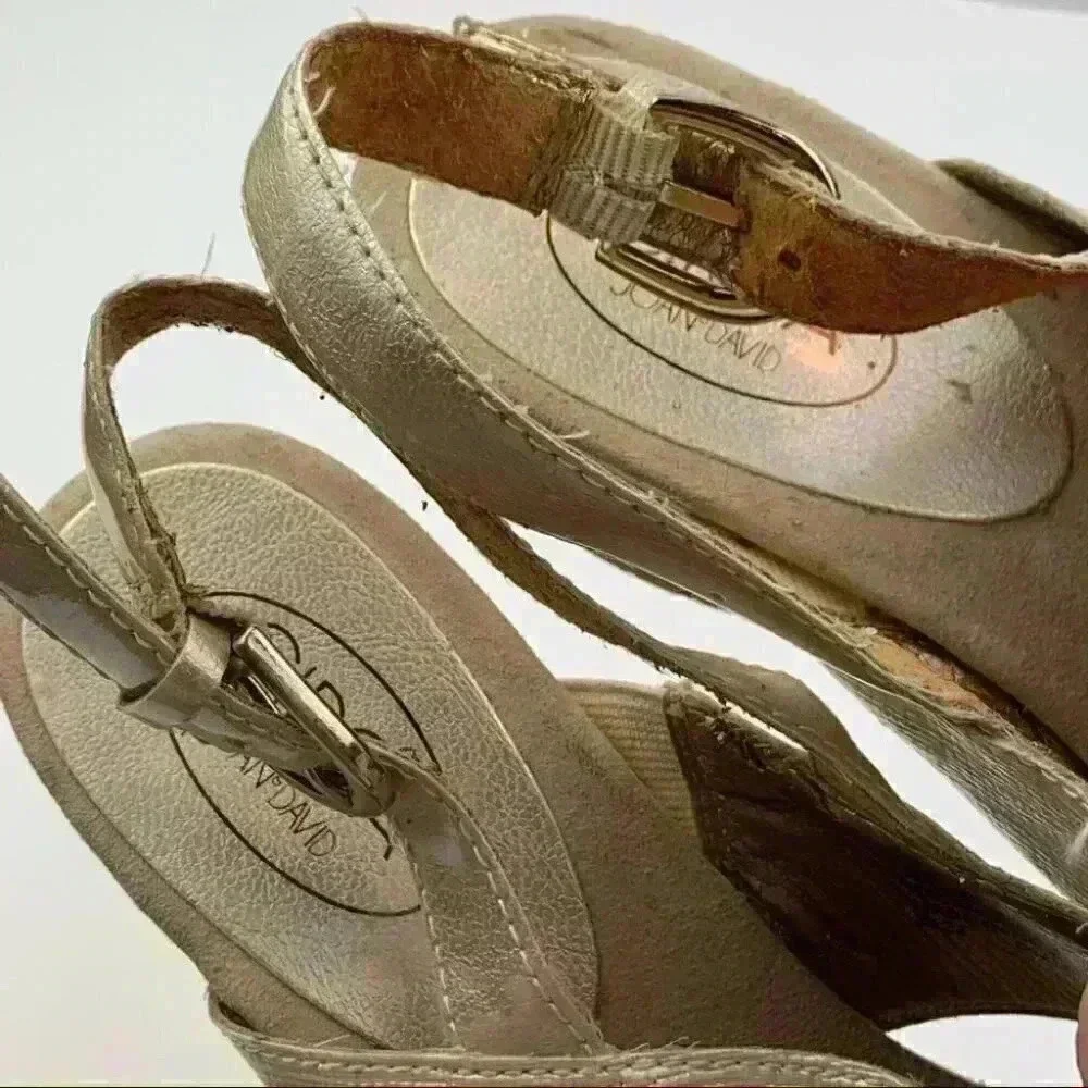 Joan & David Circa Wedge Flatform CJWANDY 7.5 Gold